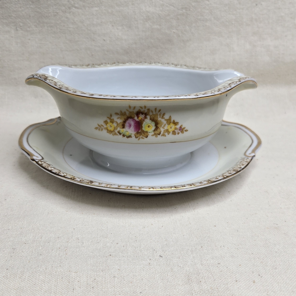 Crescent Floral Gravy Boat with Saucer - White and Gold